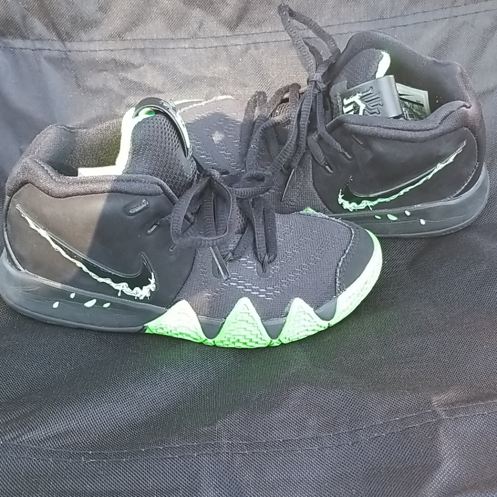 Boys nikes